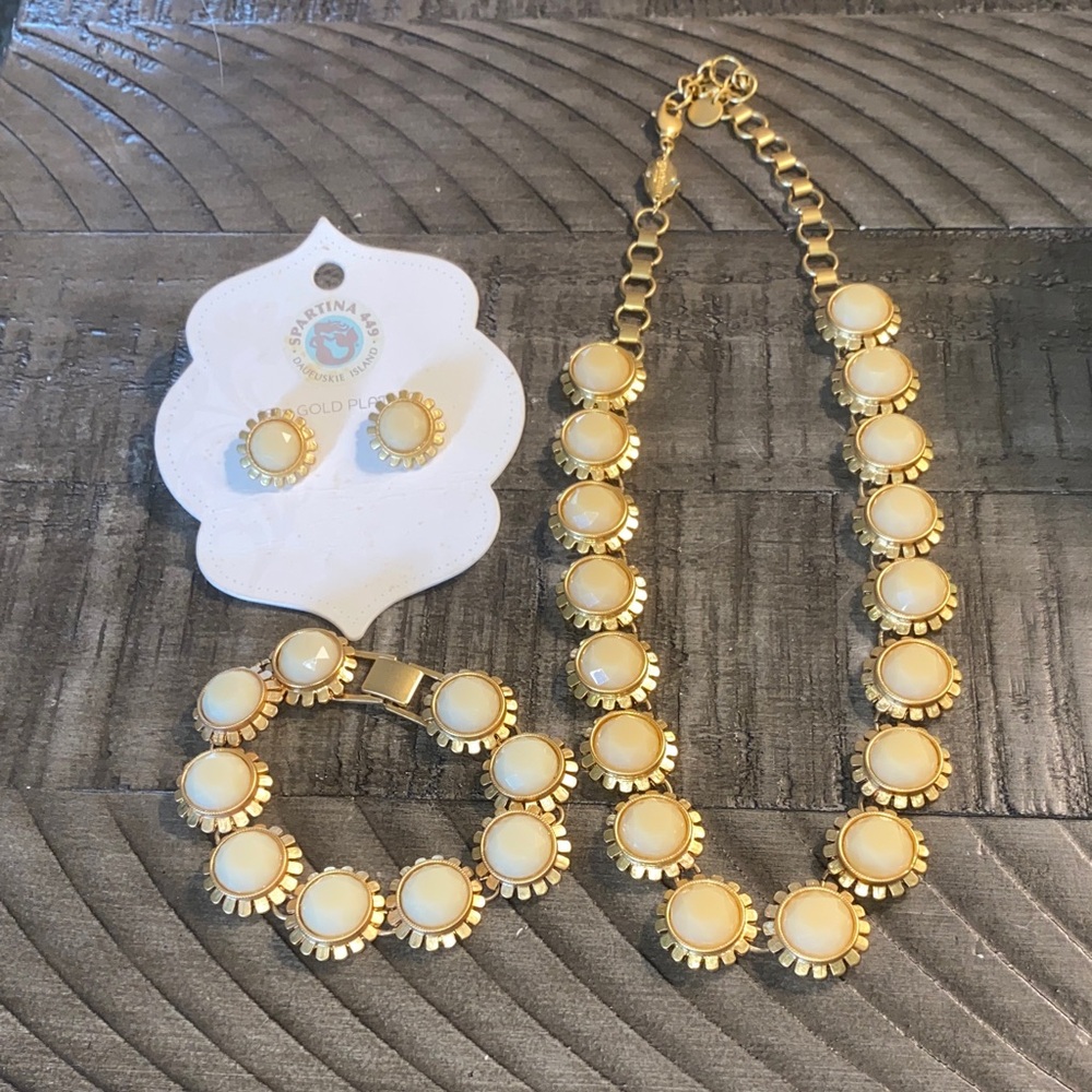 Spartina 449 Gold and Cream Necklace Set